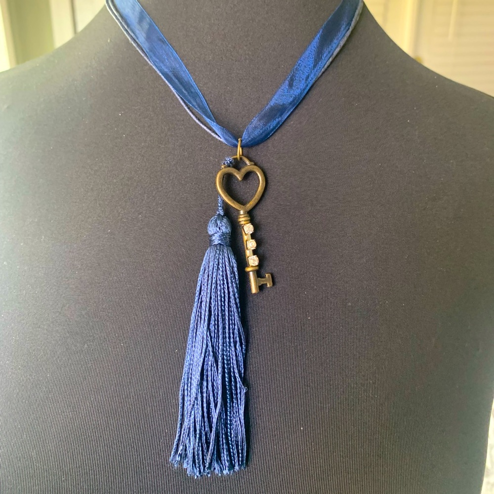 Necklace heart skeleton key with tassel